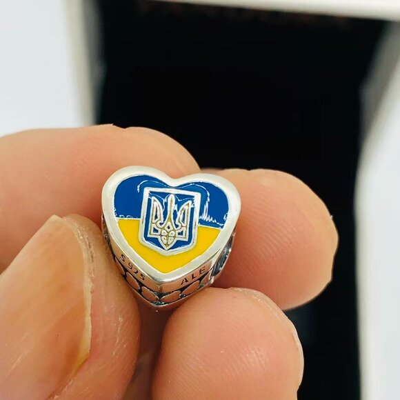 ✨🔥Pandora Exclusive I Love Ukraine Country Flag Heart charm - Picture 1 of 4